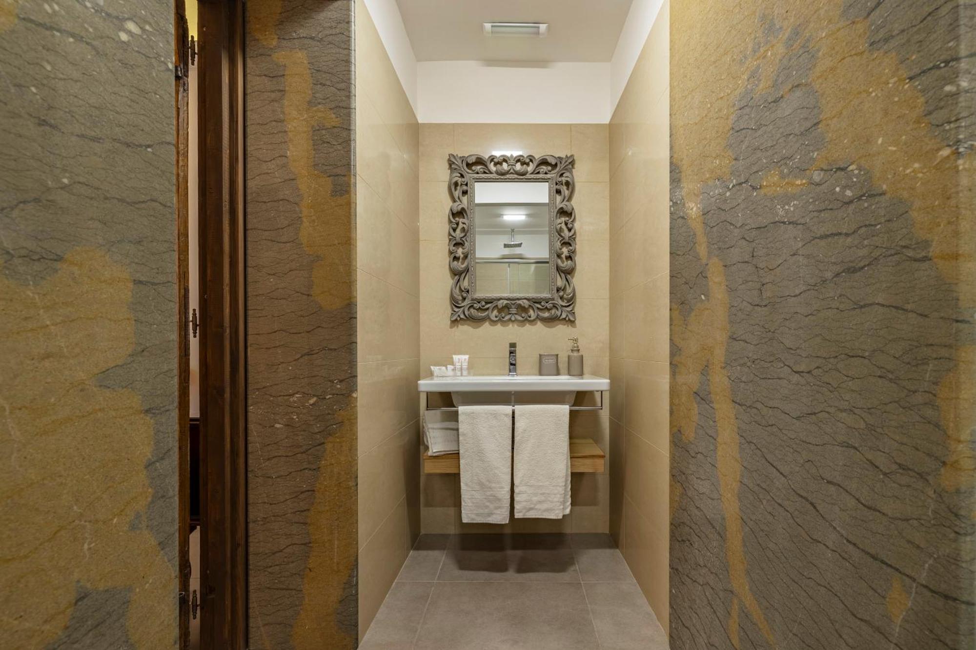 B&B Cantiere Dell'Anima - Rooms Of Art Trapani Exterior photo